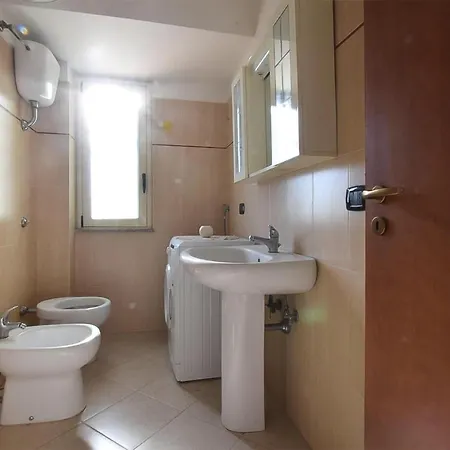 1 Bedroom Gorgeous In Apartamento